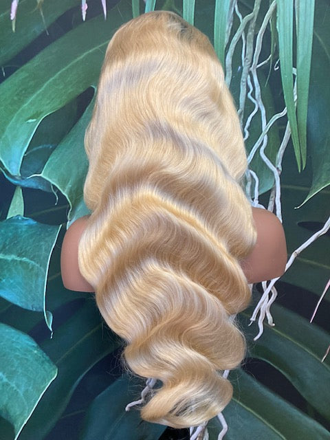 BLONDE BODY WAVE FRONTAL LACE WIG
